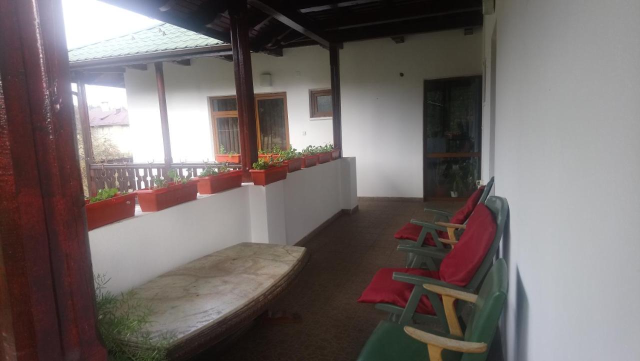 Casa "Ierusalim-Hozeva-Hozeva" Guest House Minastirea Neamt Exterior photo
